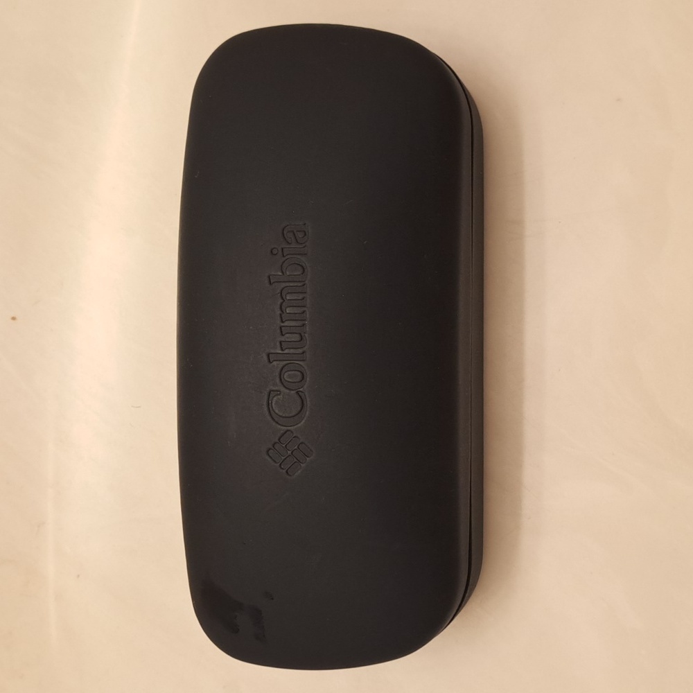 Columbia Sunglasses case.     👓  🕶